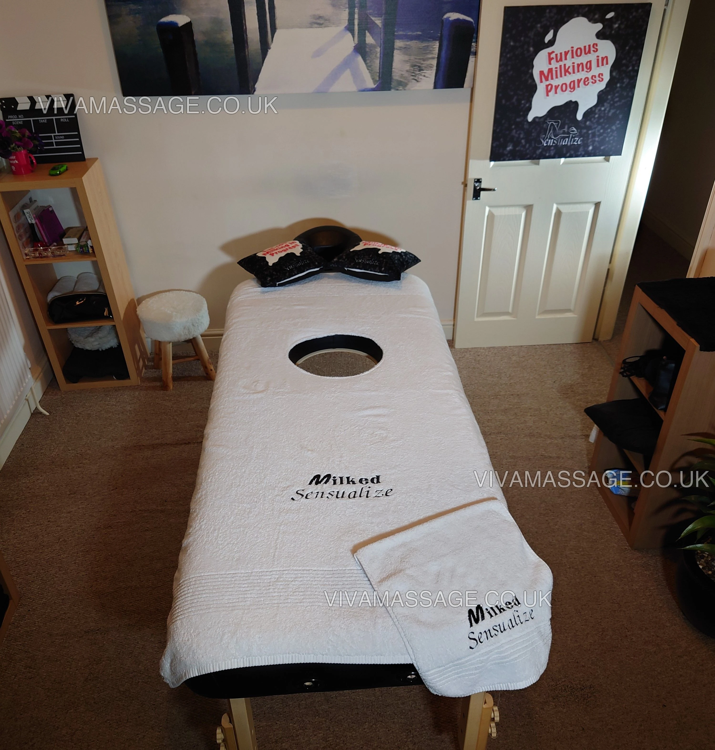 Photo 79 of Julie-Ize