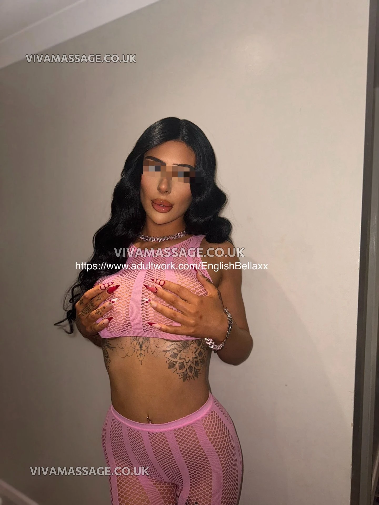 Photo 52 of EnglishBellaxx