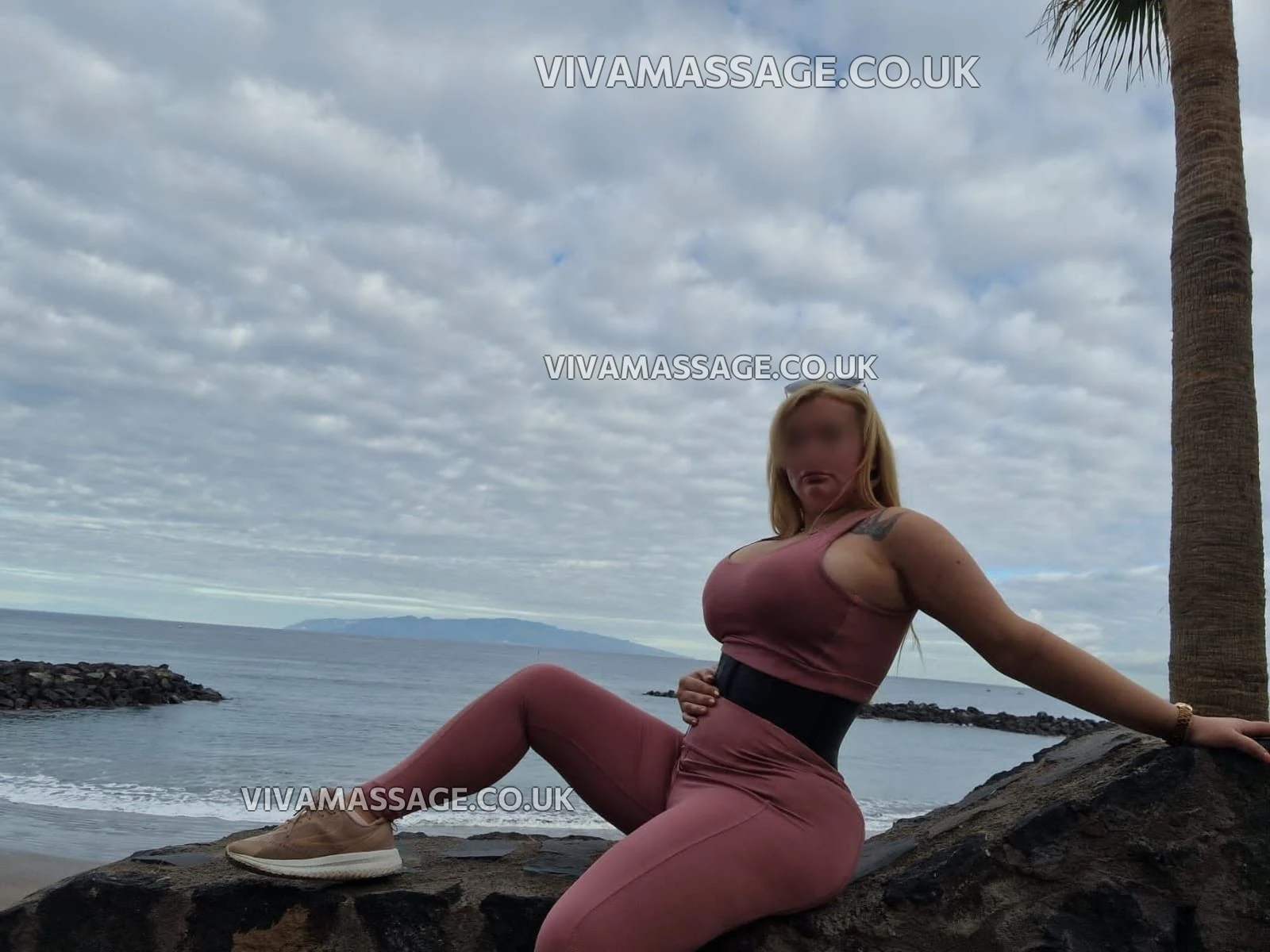 Photo 4 of Secretary_Freya