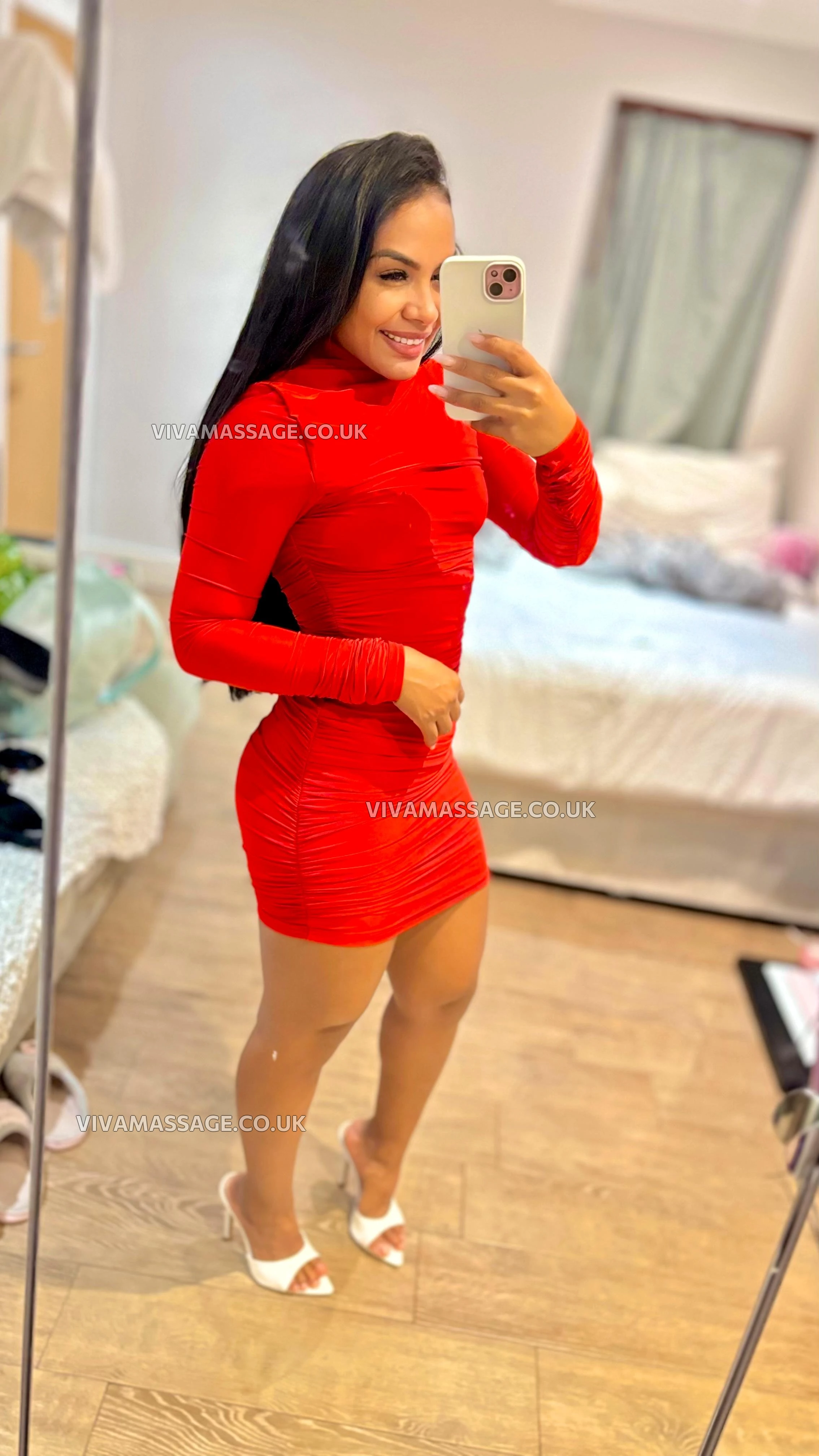 Photo 22 of Thais Albuquerque 