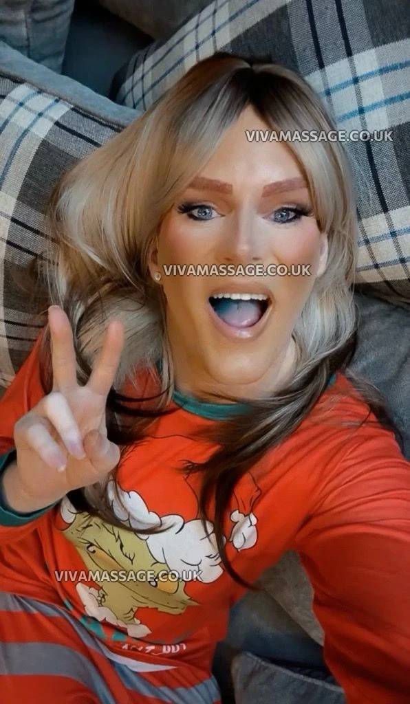 Photo 8 of Caity English Trans