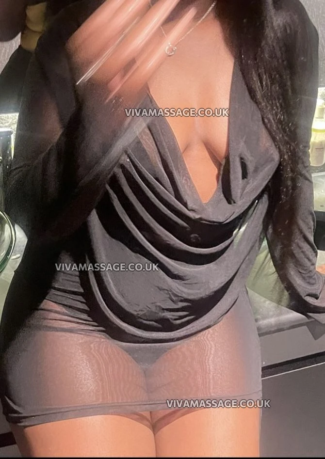 Photo 1 of Riri_roxanne