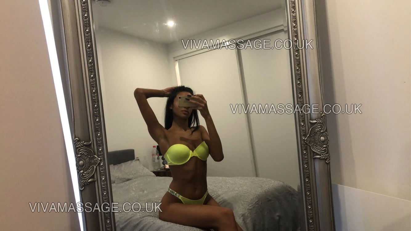 Photo 1 of carmenkissesx