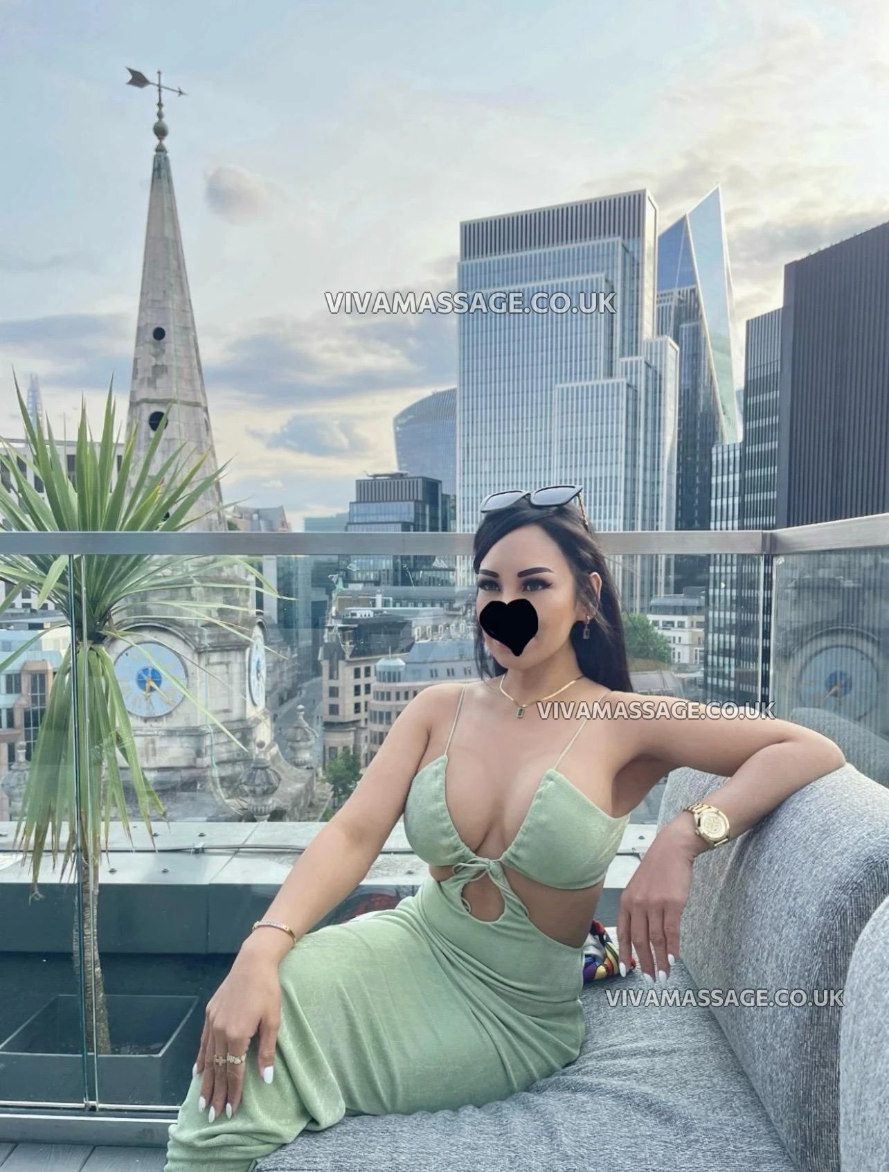 Photo 2 of Sensational_Sapphire