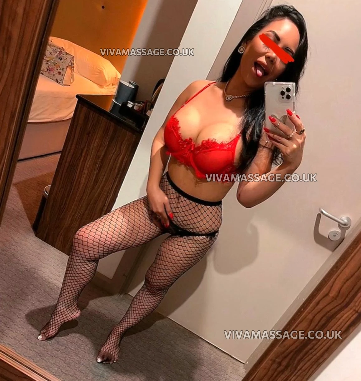 Photo 1 of Sensational_Sapphire