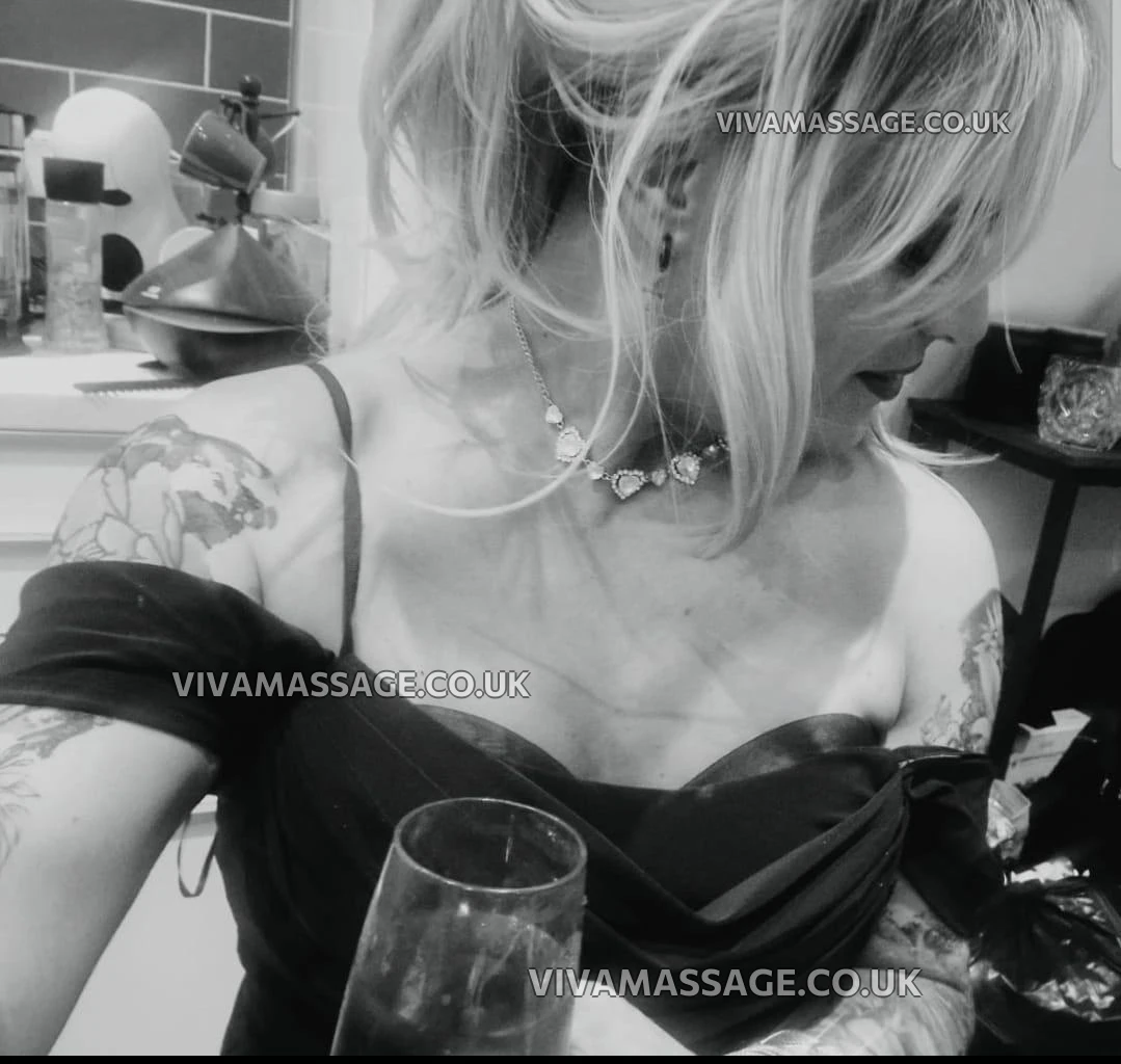 Photo 1 of AllanaEmanuele