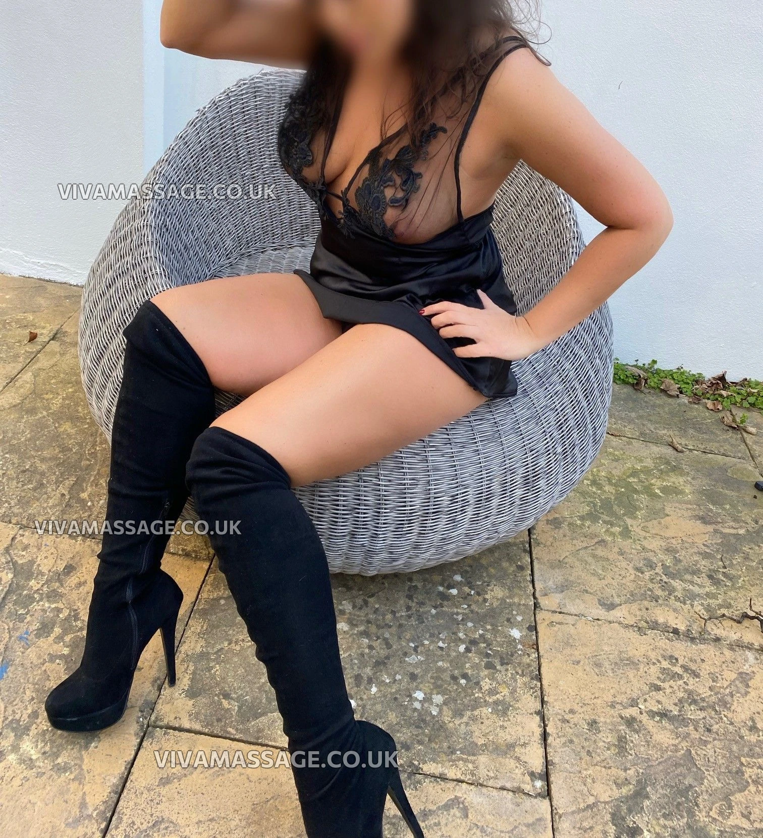 Photo 40 of Alex-Turner