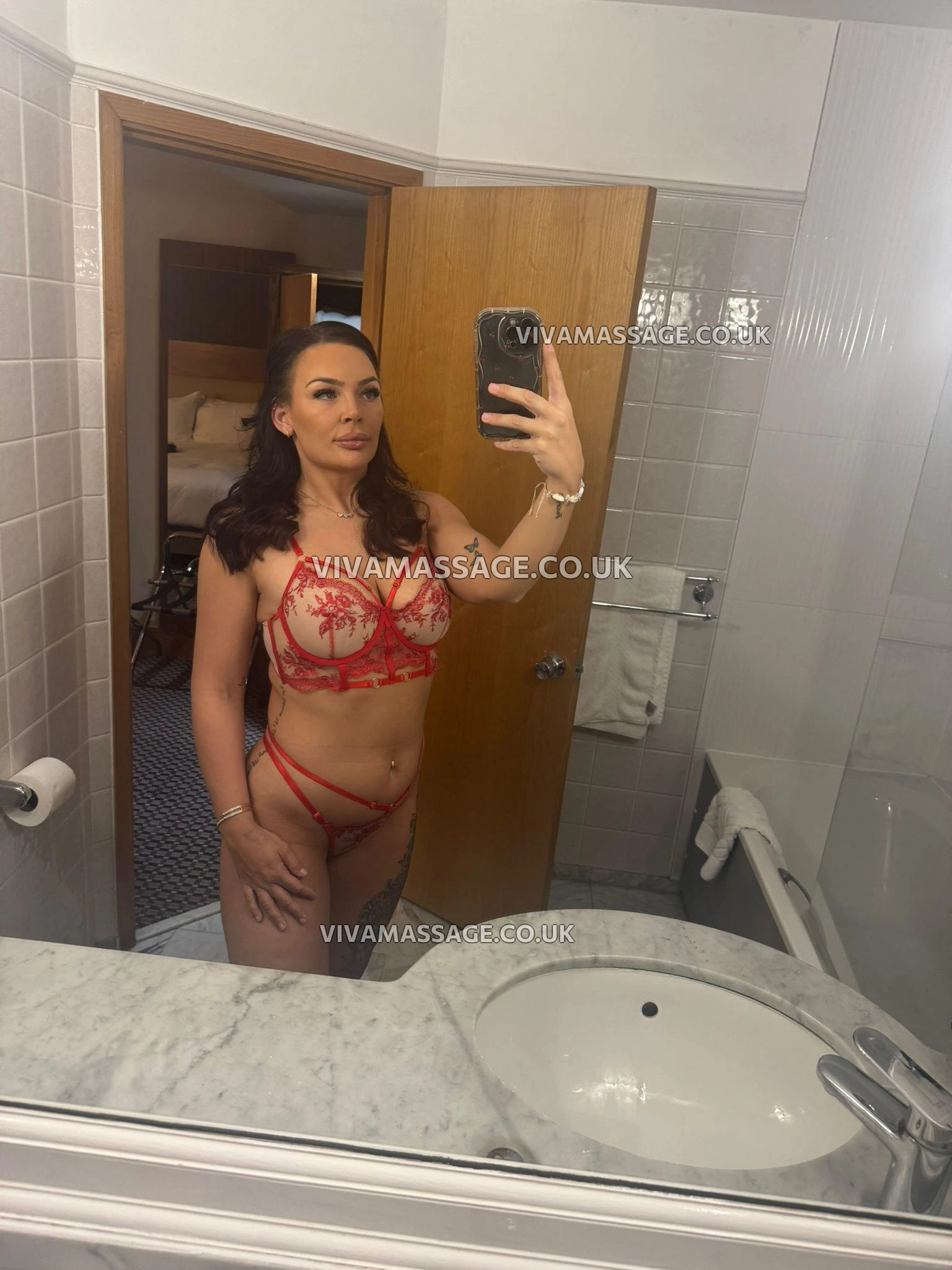 Photo 9 of Naomi_English