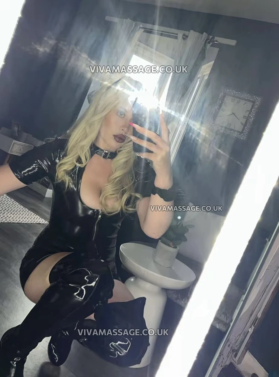 Photo 93 of mistressmiley