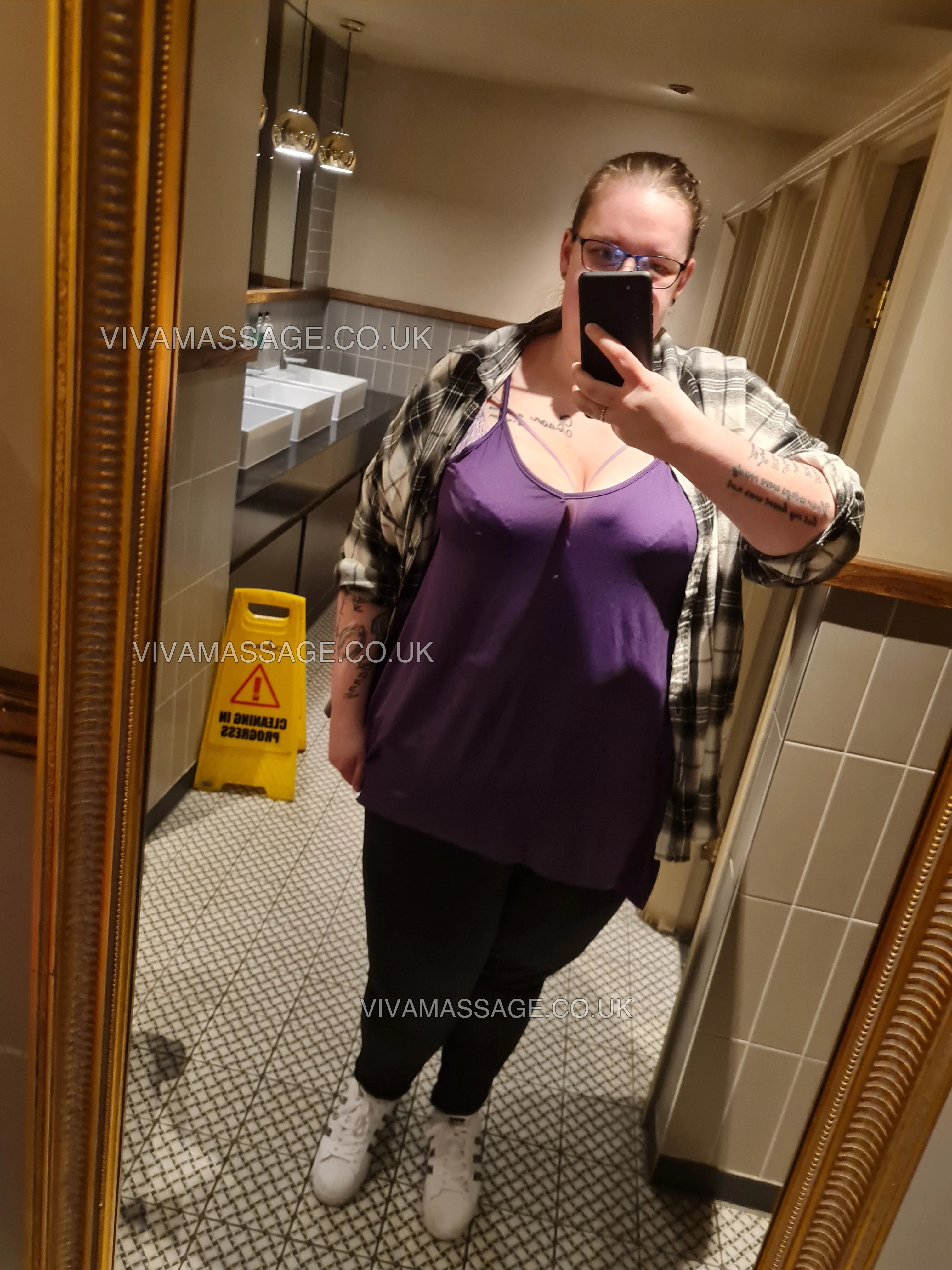 Photo 1 of englishellie25