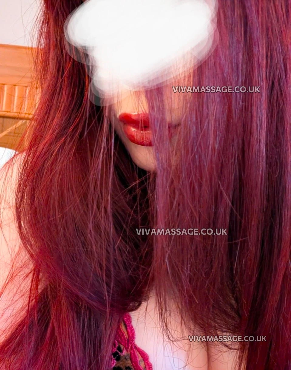 Photo 67 of Louise1995