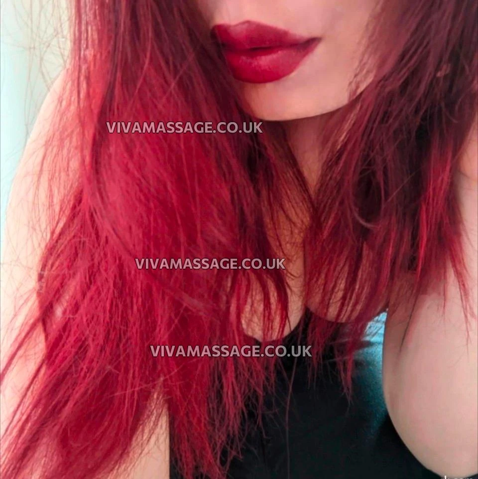 Photo 69 of Louise1995