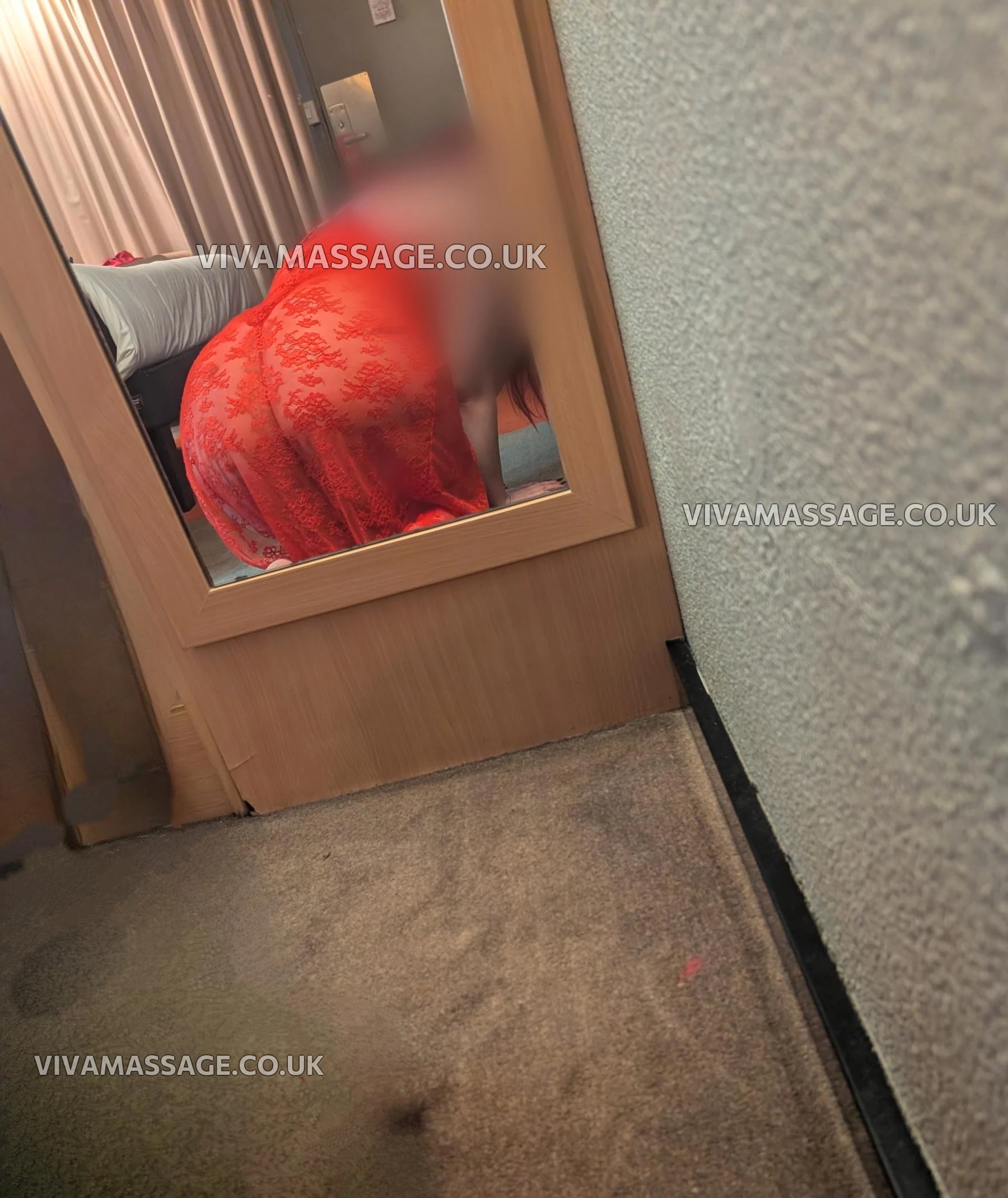 Photo 39 of Louise1995