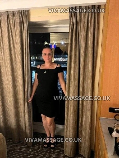 Photo 32 of brumpartygirl