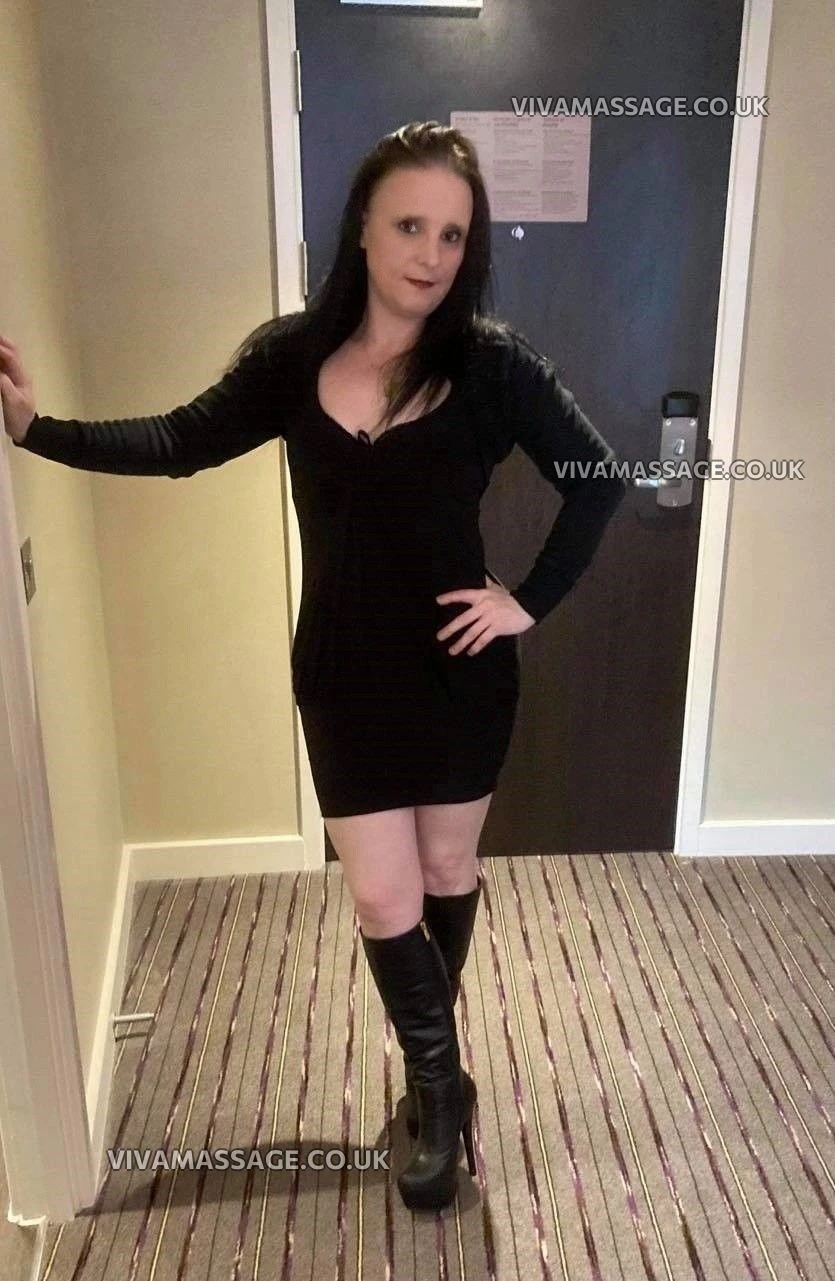 Photo 39 of brumpartygirl