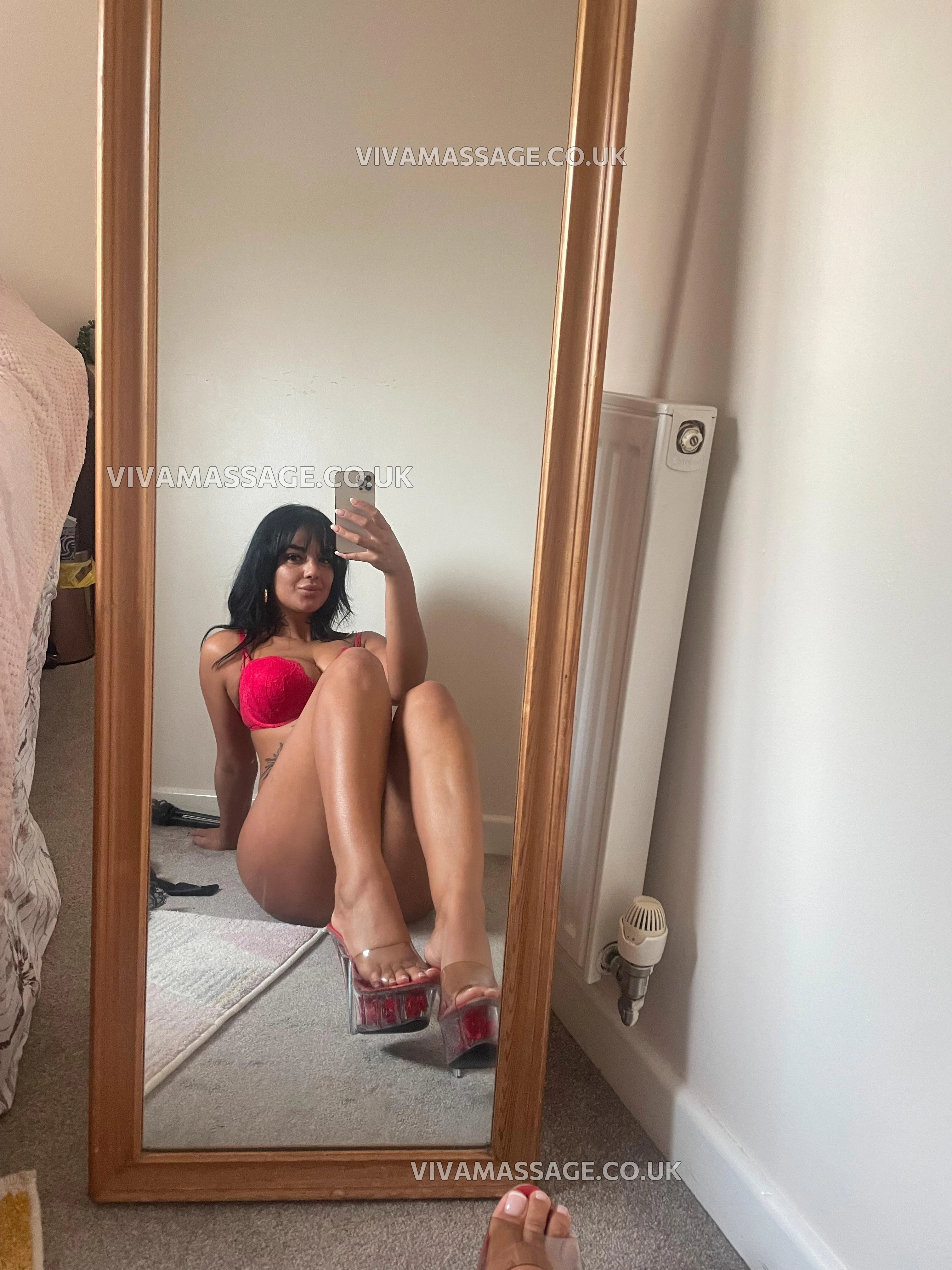 Photo 19 of British-babe-monica