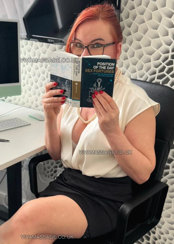 Photo 19 of RedHead_Ella