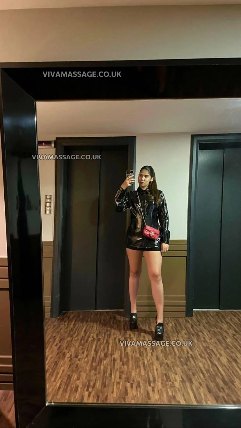 Photo 20 of Hot Camilie