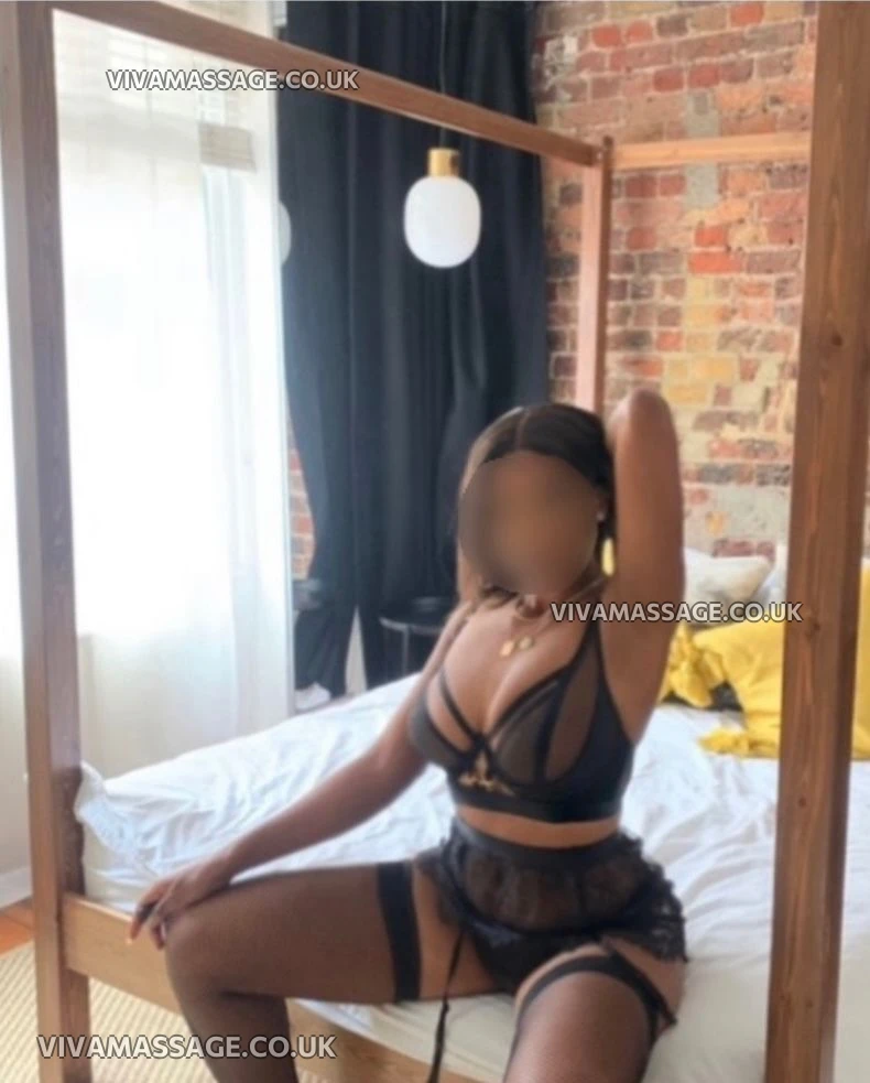 Photo 4 of KeiraKnoxx