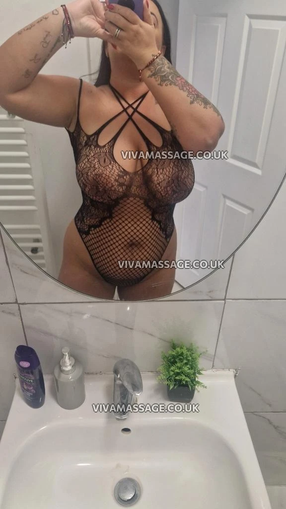 Photo 3 of JESSICA HORNY