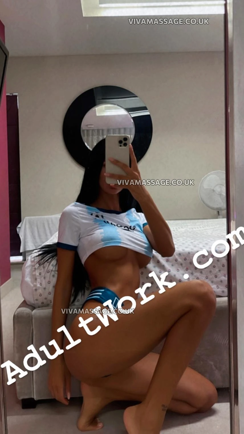 Photo 1 of Emma_Emma