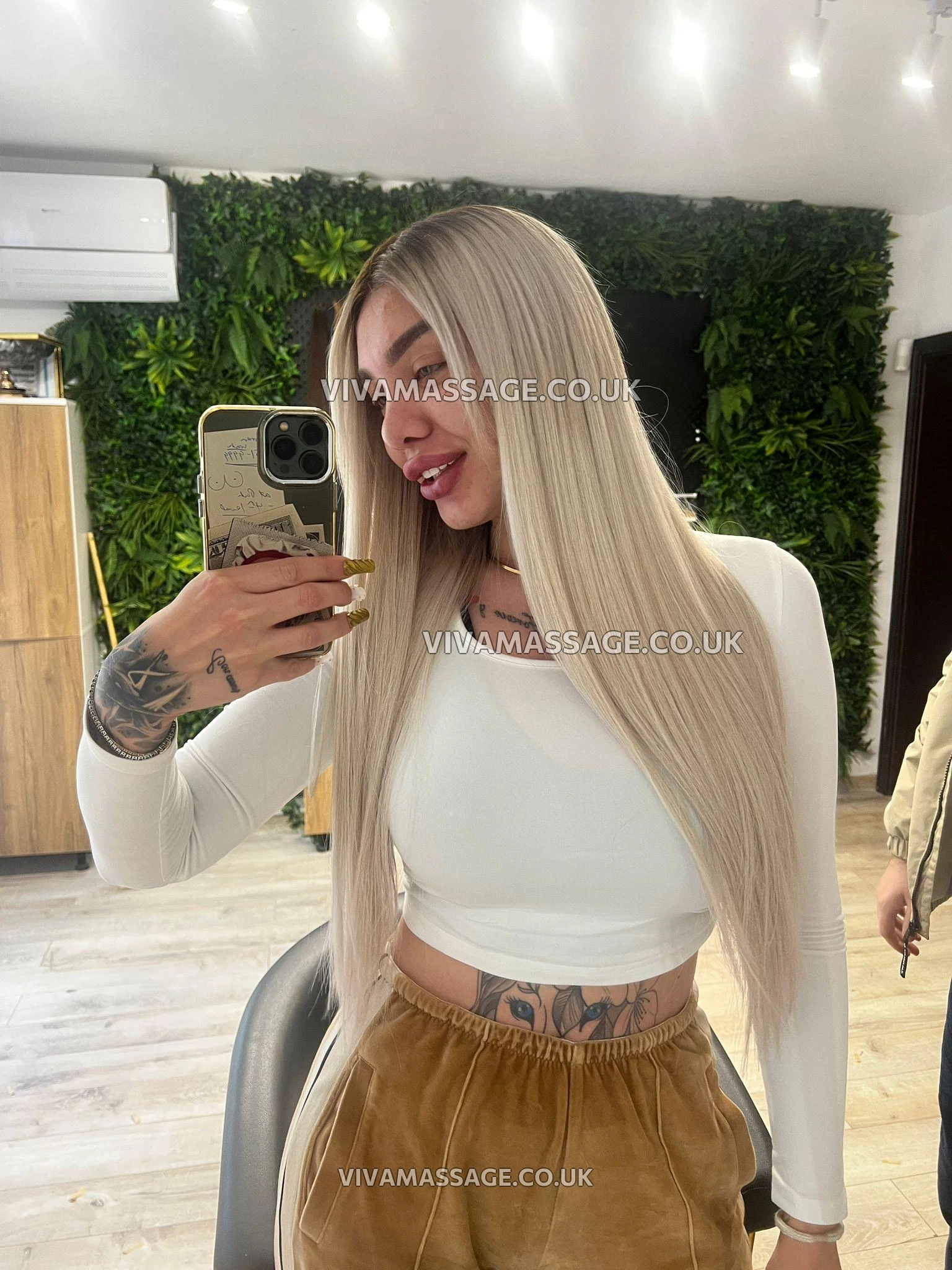 Photo 3 of LucyBlonde23