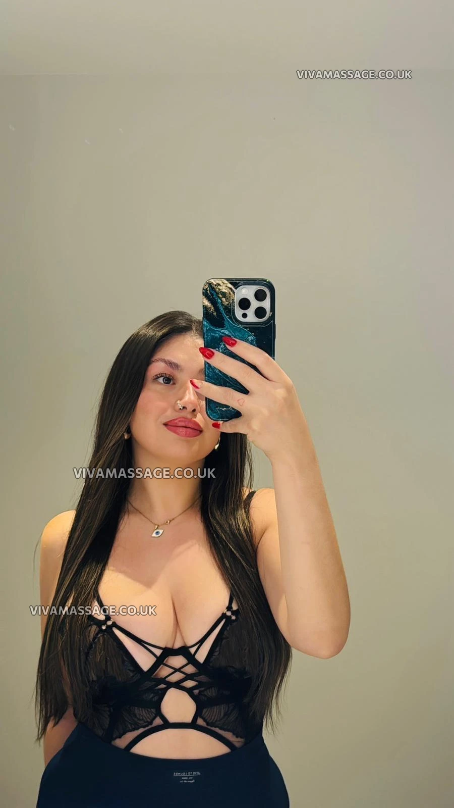 Photo 9 of AmiraBustyAngel