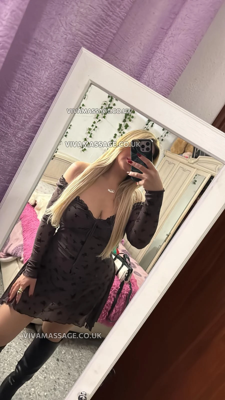 Photo 14 of AmiraBustyAngel