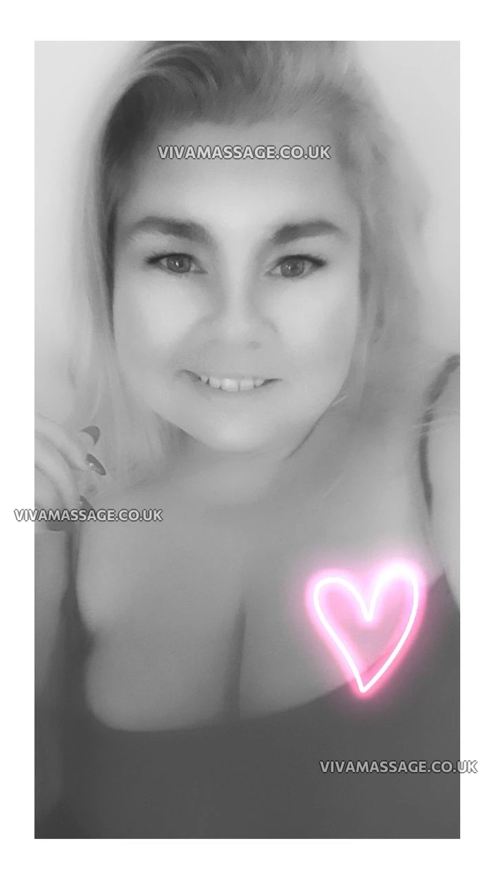 Photo 1 of Suzi_Bush