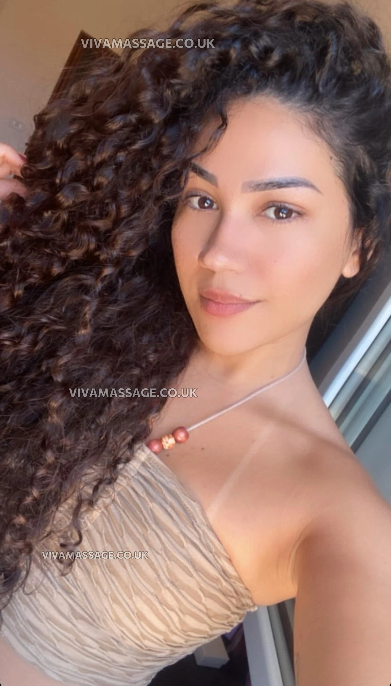 Photo 3 of Luna_NewInTown