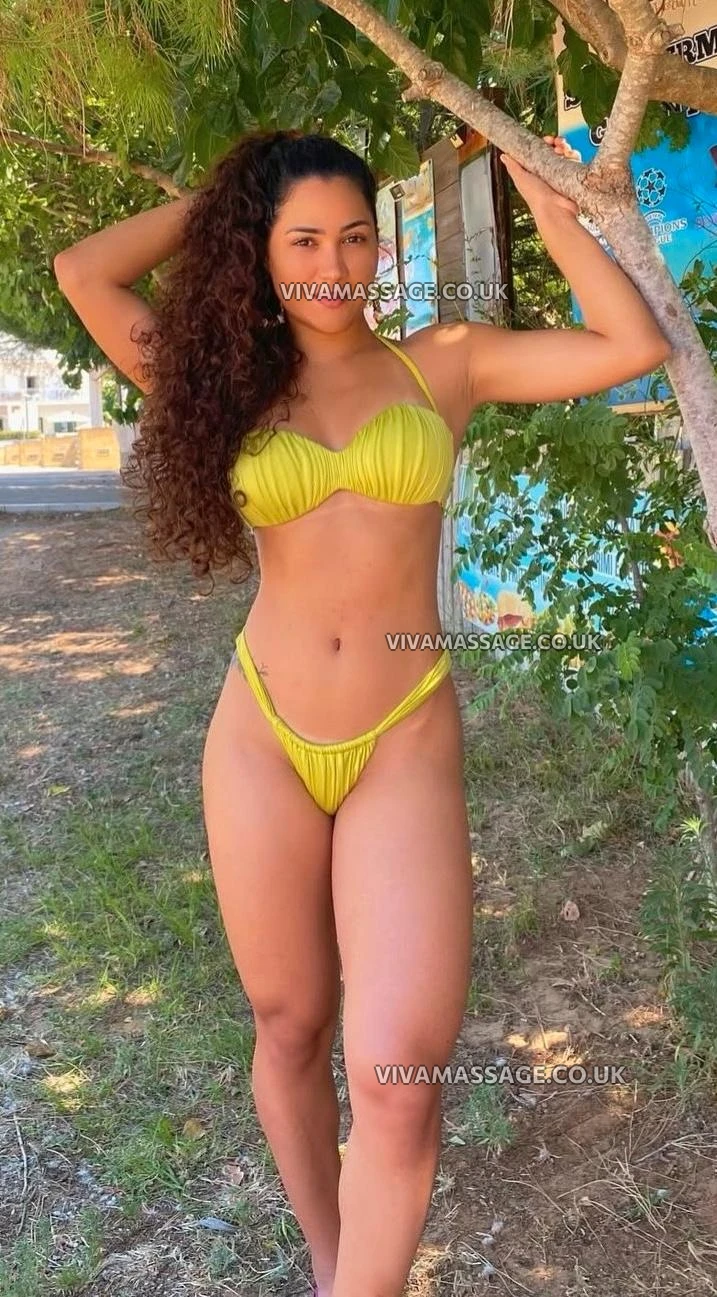 Photo 4 of Luna_NewInTown