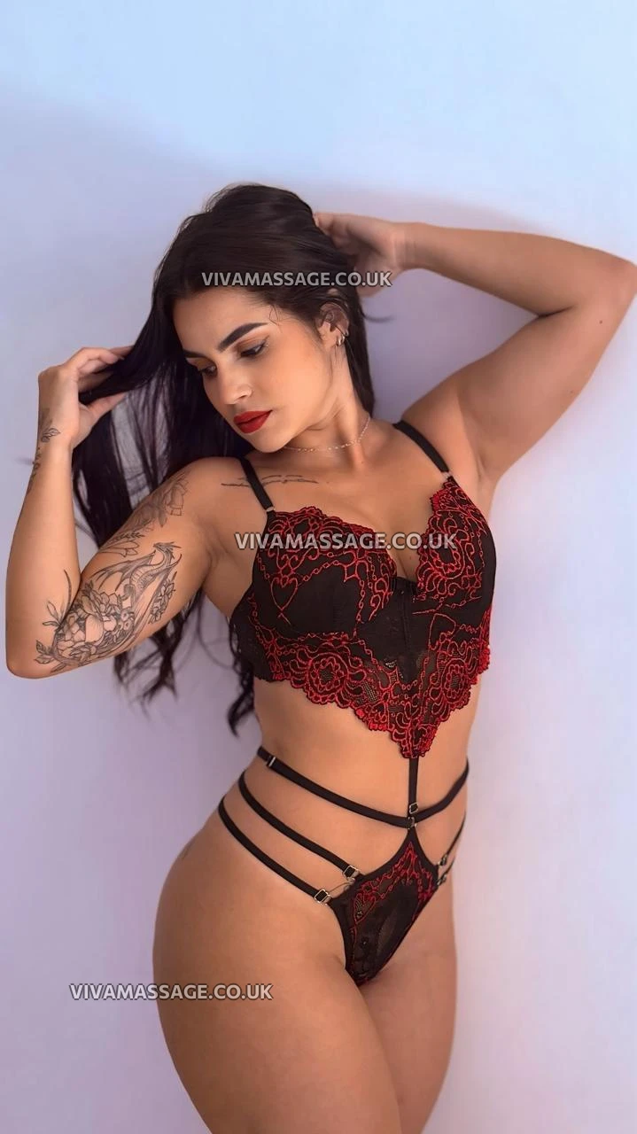 Photo 10 of Sara_Stunning