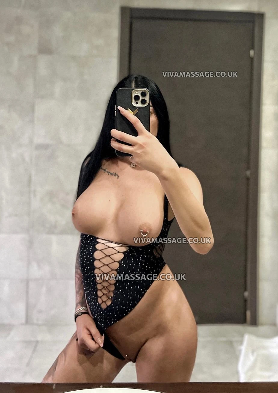 Photo 14 of Jessica_Bounty