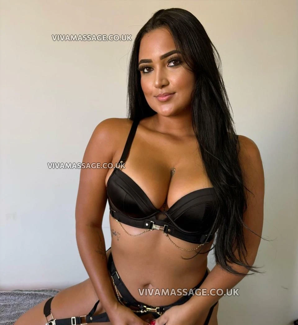 Photo 1 of PetiteBrazilianNina