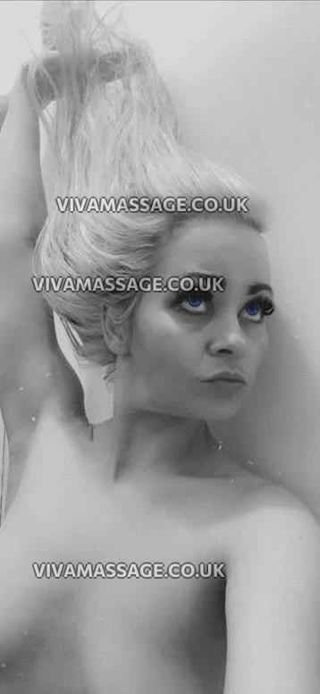 Photo 40 of Natalia-Ray