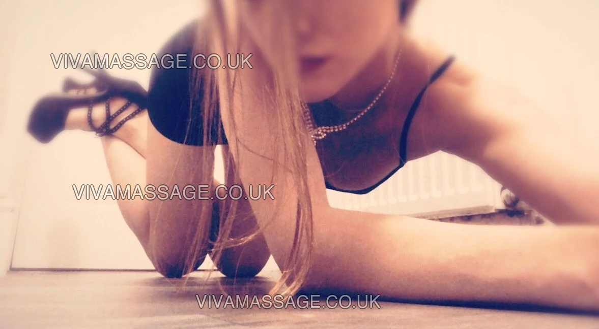 Photo 6 of Larissa Fendi