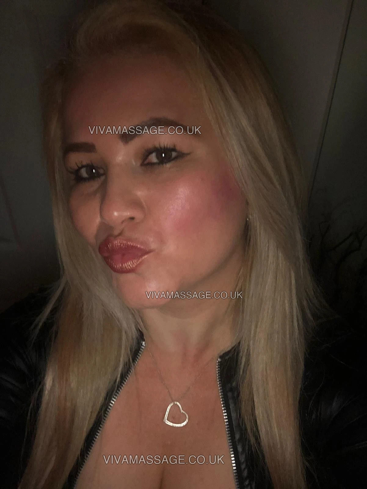 Photo 2 of CAROLE BLONDE