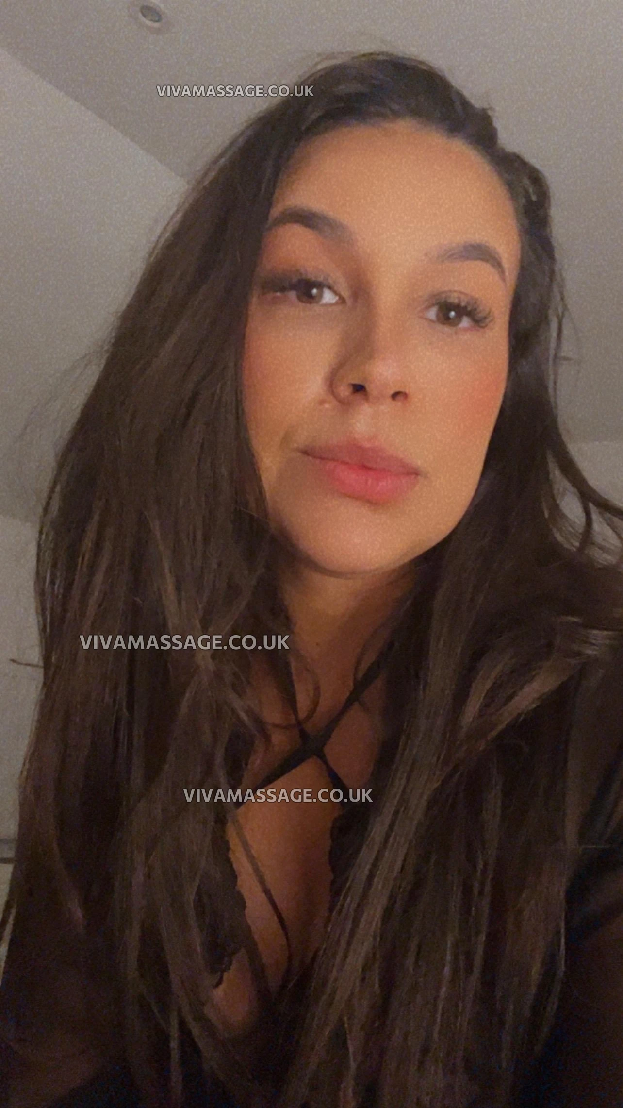 Photo 1 of Leona hot