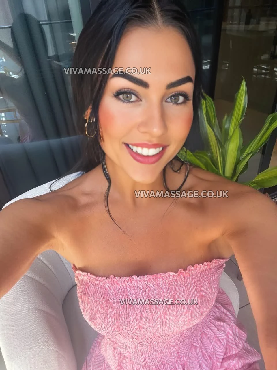 Photo 2 of YOUR-GIRLFRIEND-ZARA