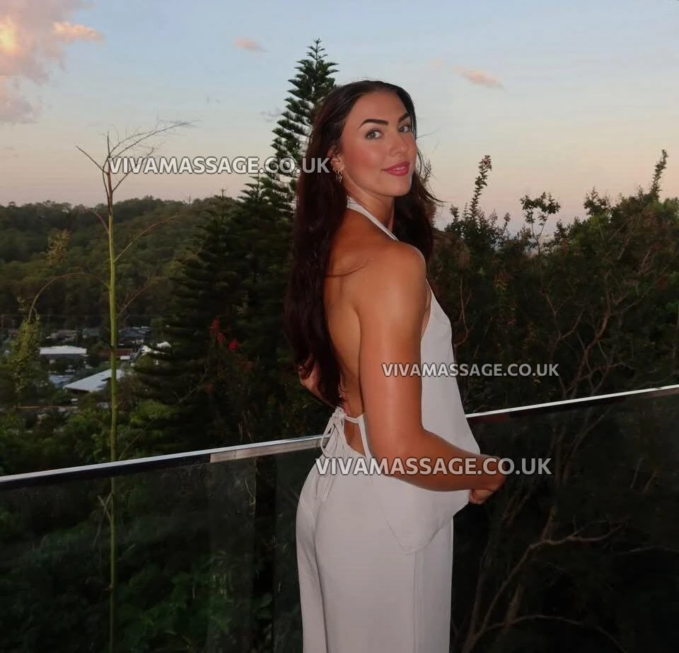 Photo 5 of YOUR-GIRLFRIEND-ZARA