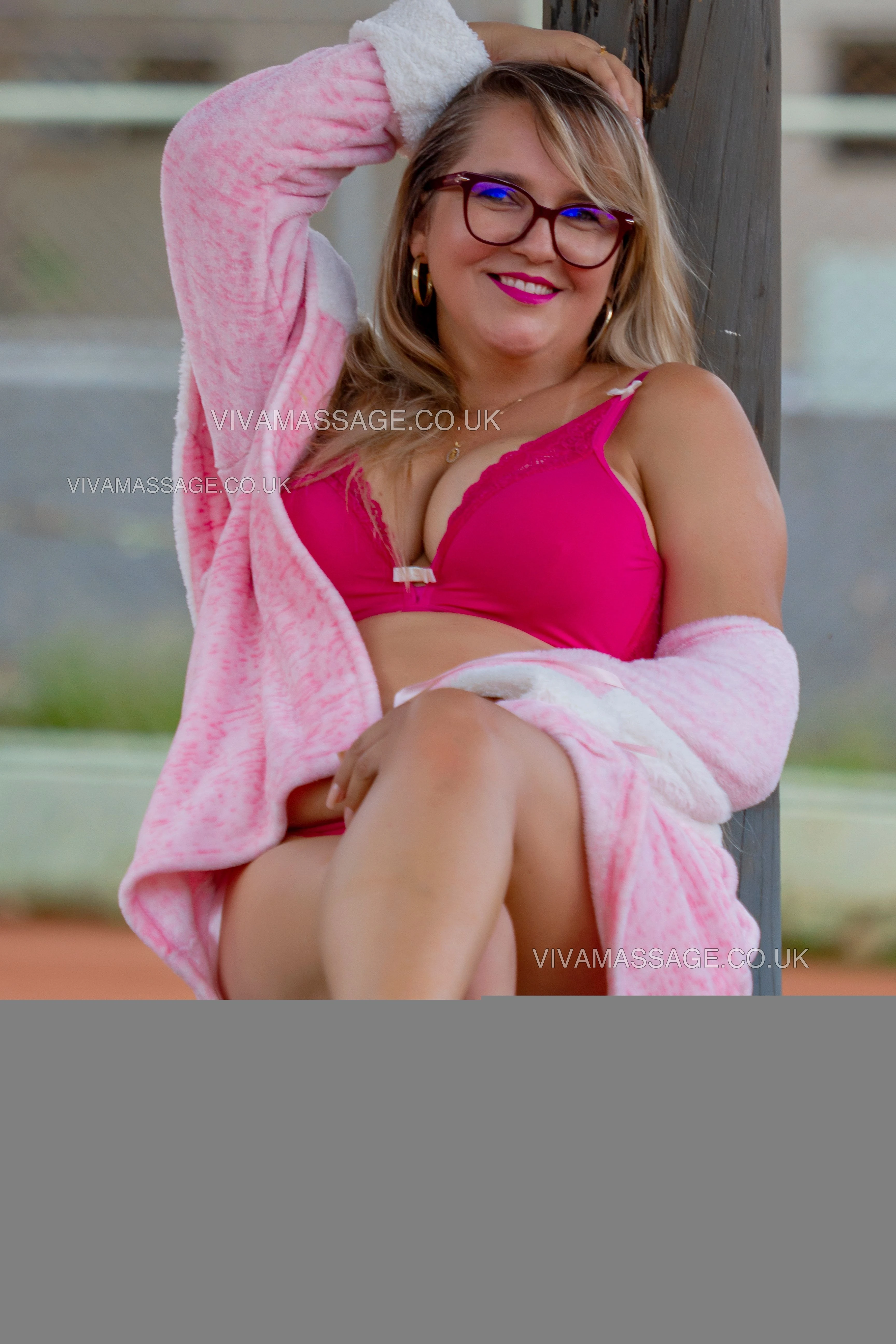 Photo 2 of Hot Latina Hannah