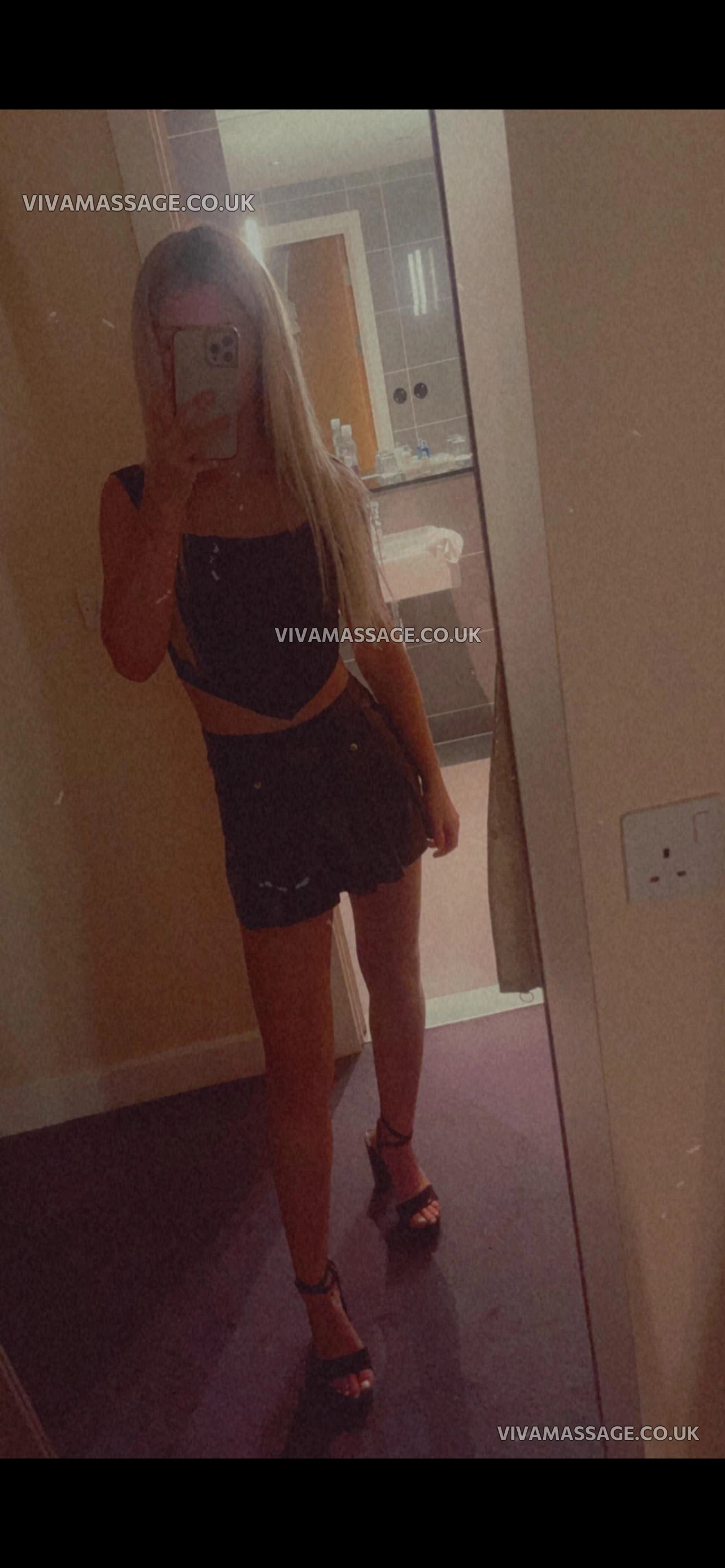 Photo 5 of Rosiewelsh1