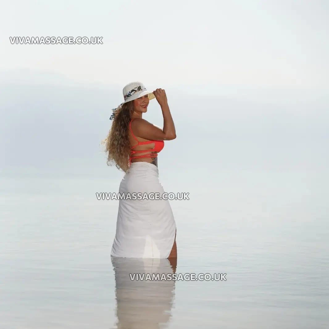 Photo 5 of Blonde_Alessandra