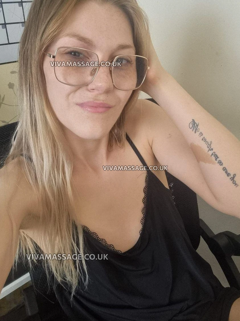 Photo 52 of PrincessBetina