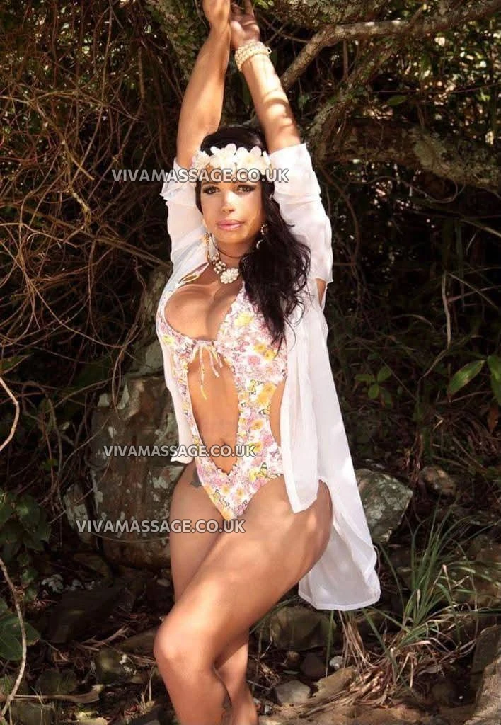 Photo 15 of Unforgettable Brenda