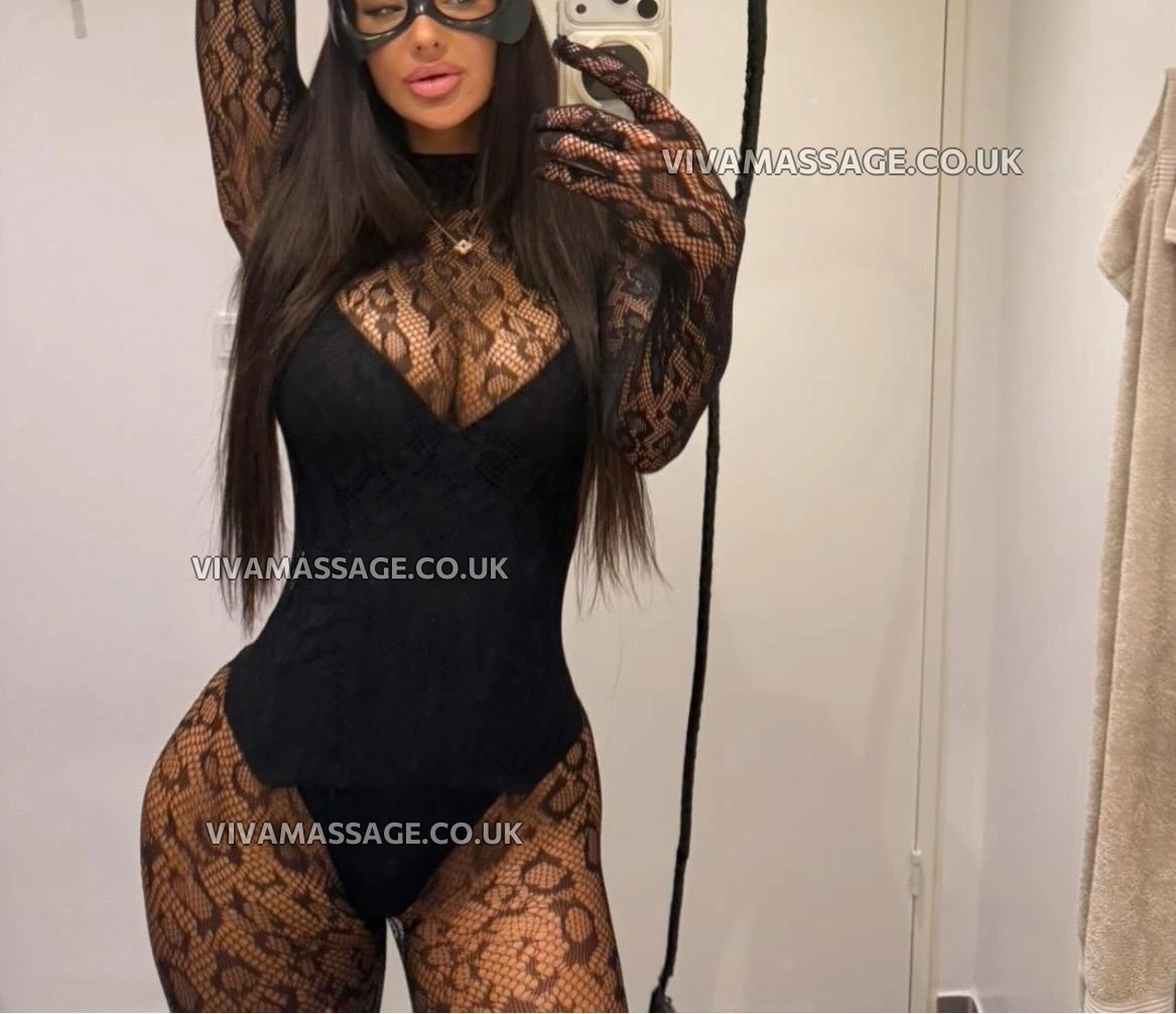 Photo 4 of britishbabelexi1