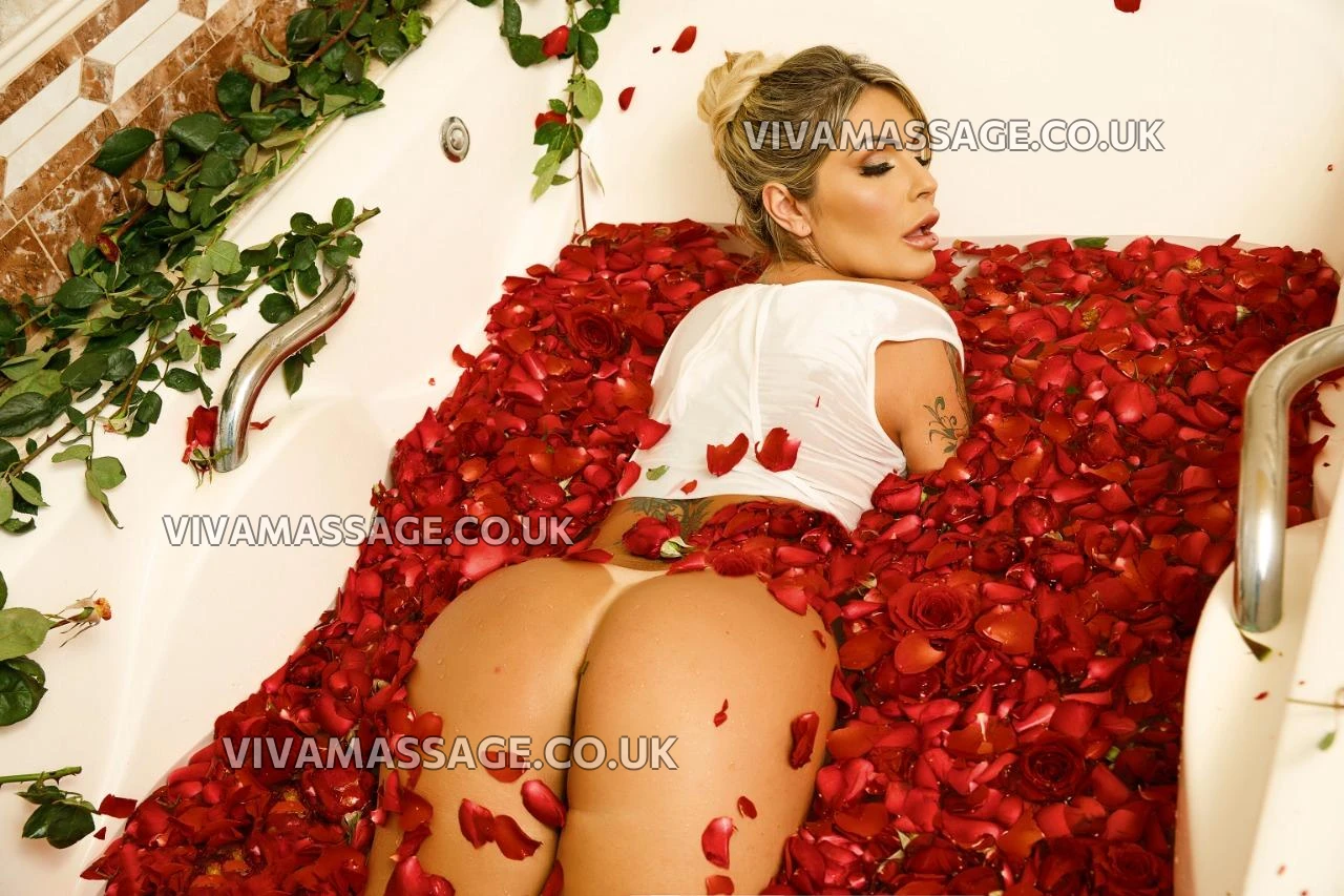 Photo 8 of Agatha_Blonde