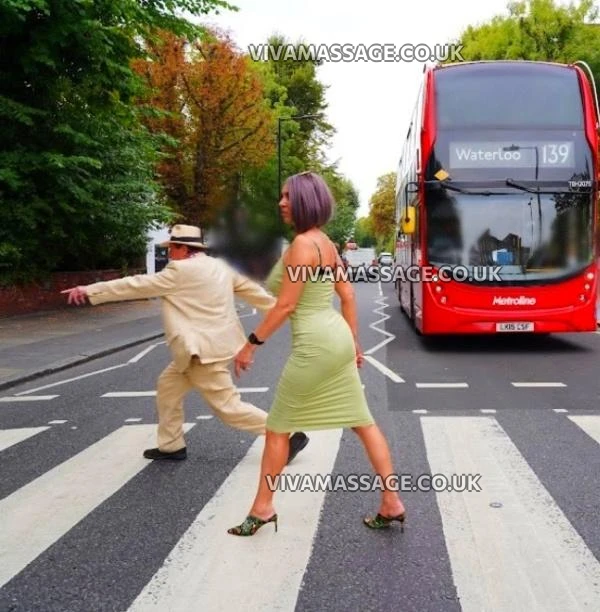 Photo 25 of SUE DENUM