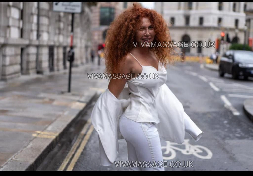 Photo 45 of Eve_Spain