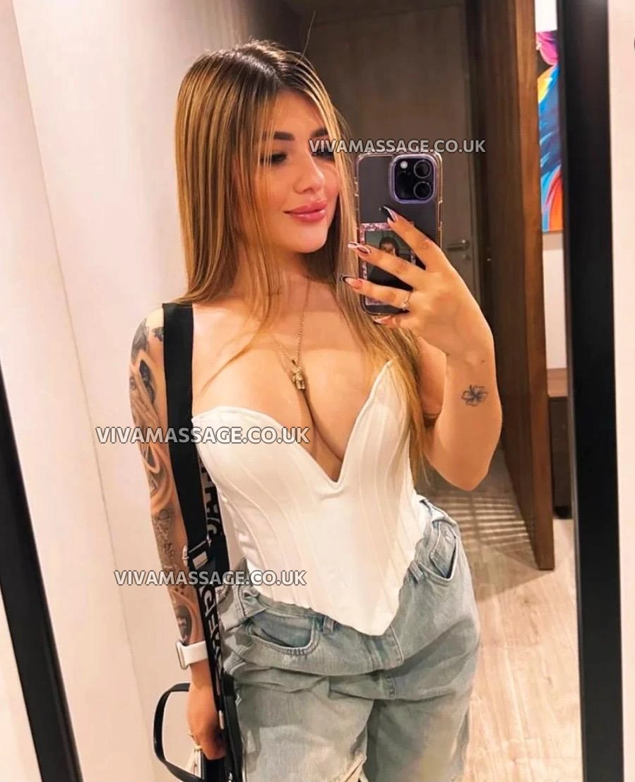 Photo 5 of Lara blonde brazil